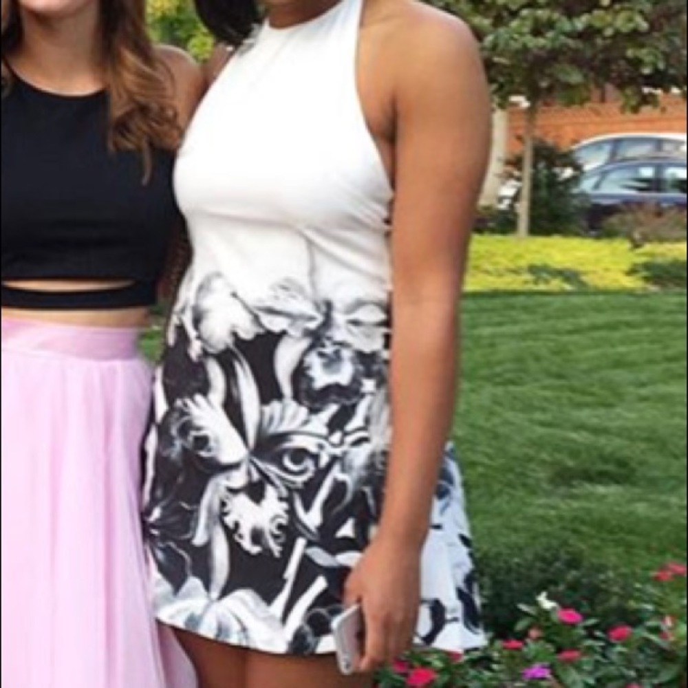 Tobi Halter Flare Dress L